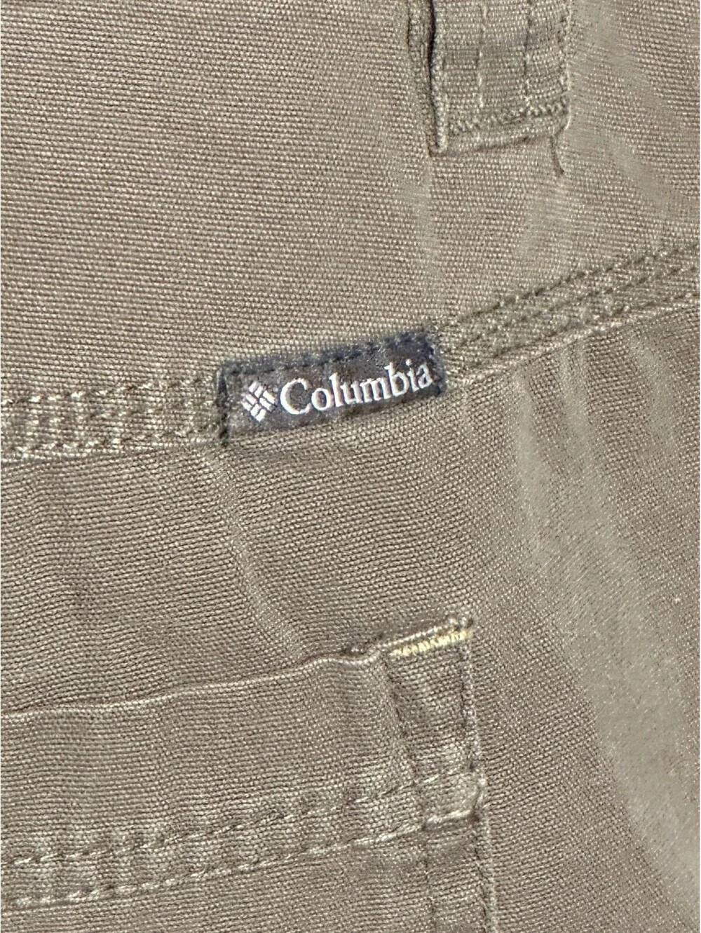 Columbia Omni-Shield khaki-grey cotton utility cargo shorts Size 40 gorpcore